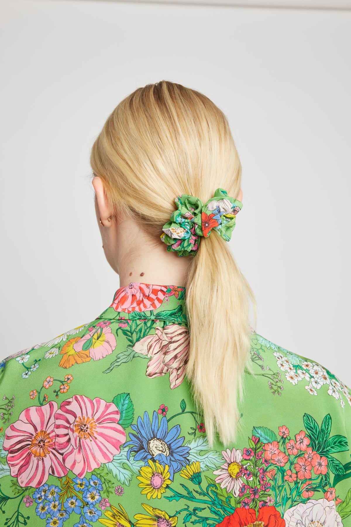 Joust flourishing mini scrunchie - Green floral