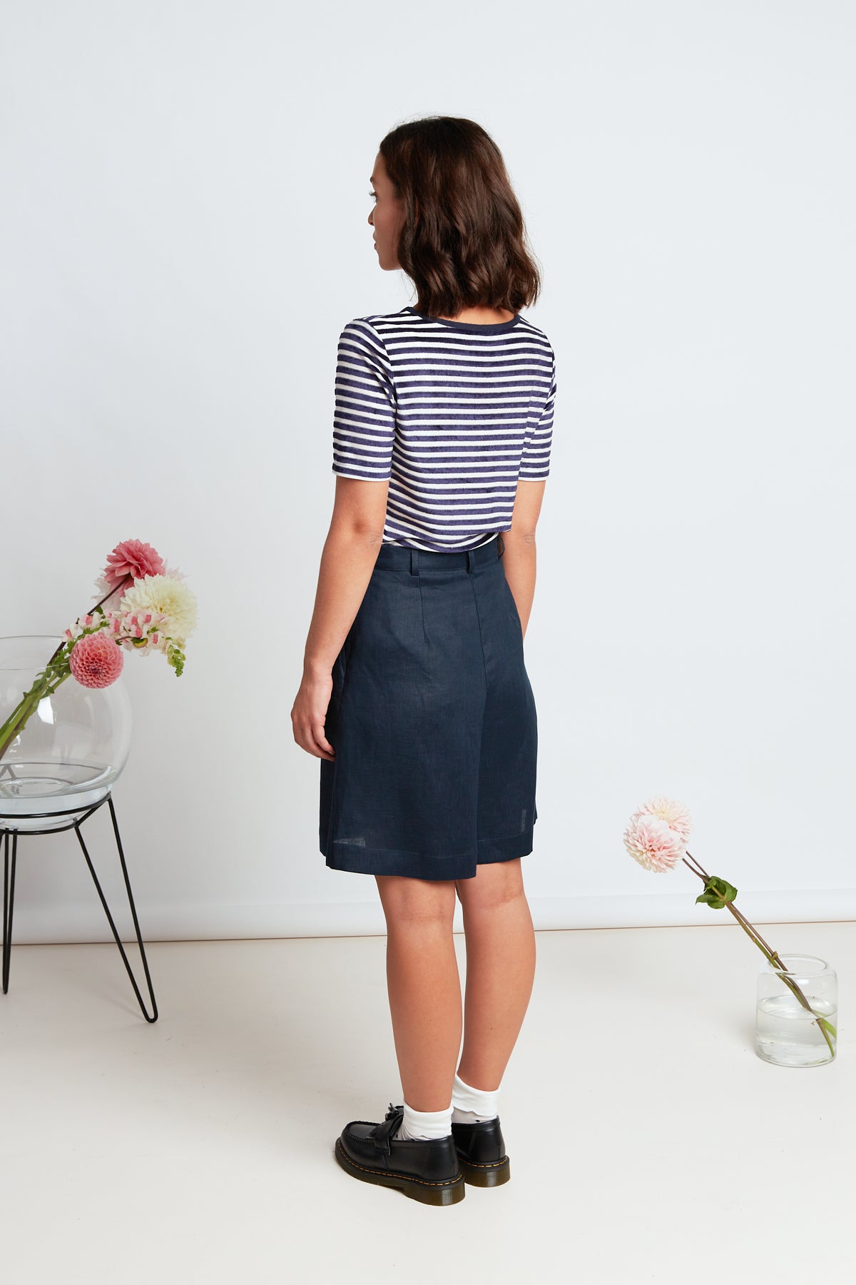 Helen culottes by twenty-seven names. High-waisted navy linen culottes, with front pleats, pockets and belt loops.